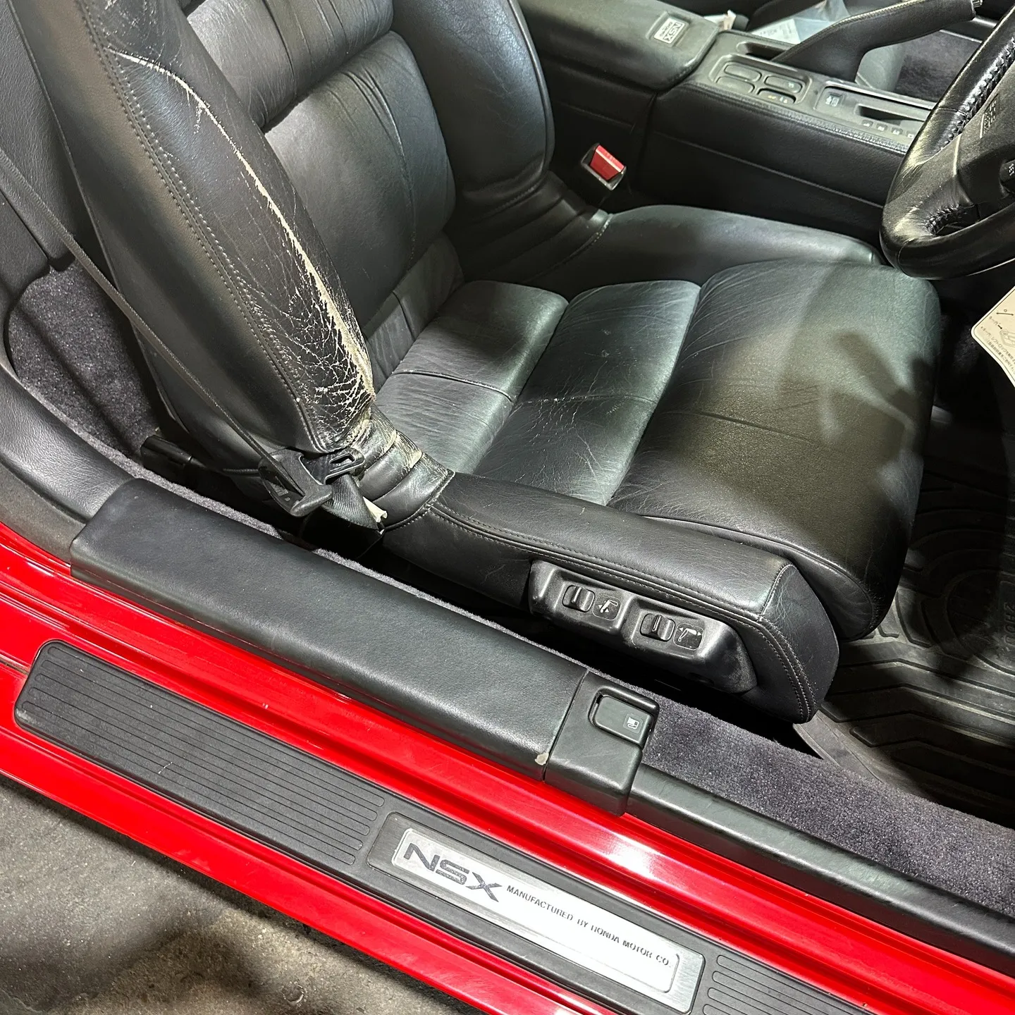 今回、レザーのリペアを取り上げます。