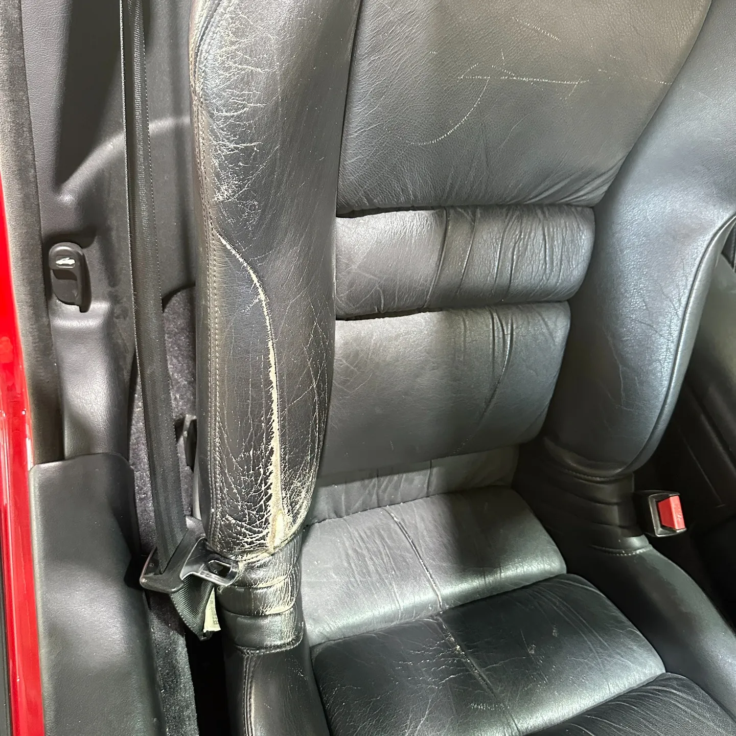 今回、レザーのリペアを取り上げます。